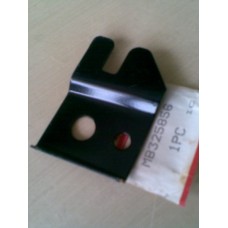 MB325856 BRACKET. TAMPON FAC 